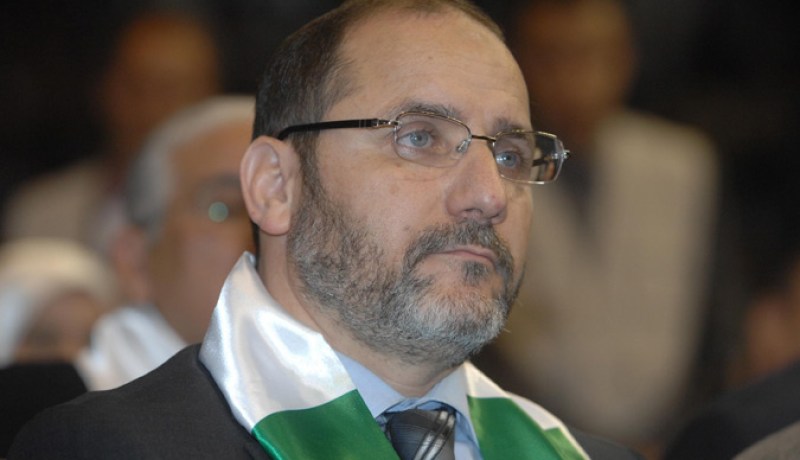 متى يعترف مقـري