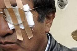 فقد بصره بتونس على إثر خطأ طبي : أستاذ طريح الفراش يتجرع مرارة الألم.. فهل من مغيث؟