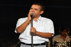 مامي‮ ‬تأخرساعة ‬غنى ساعة‮ ‬وغادر مسرعا