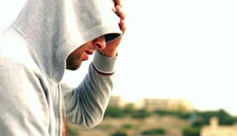 دمعة مسلم تشكو من عادى نبي الهدى