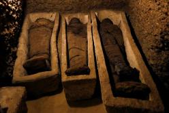 مصر تكتشف مقبرة تضم 50 مومياء بحالة جيدة