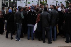 40 عائلة تحتجّ أمام مقر بلدية الدويرة و''المير'' ينفي عزمه هدم منازلهم في رمضان