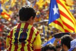 بالصور.. أحداث دامية بكاتالونيا تهدد مباراة برشلونة ولاس بلماس