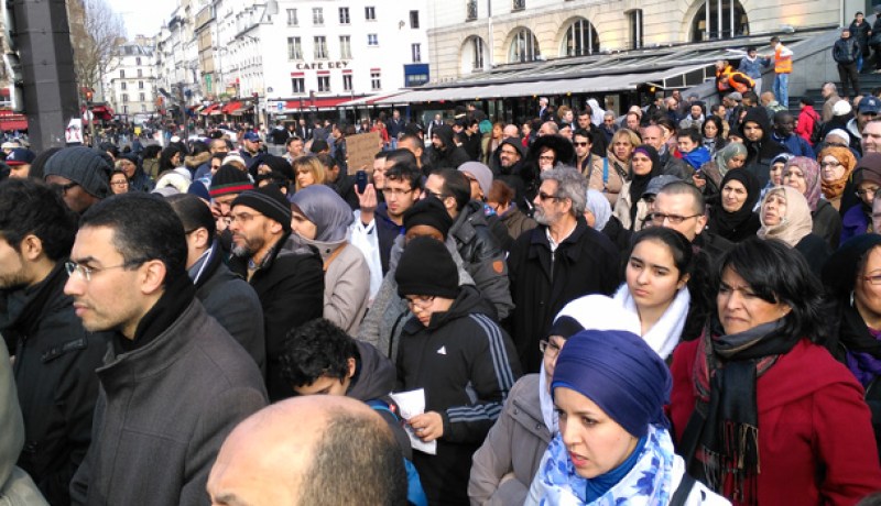 بالصور مسيرة بباريس للتنديد بتنامي ظاهرة معاداة الإسلام في فرنسا