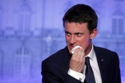 بالفيديو.. شاب يصفع رئيس الحكومة الفرنسي السابق والمرشح للرئاسيات مانويل فالس