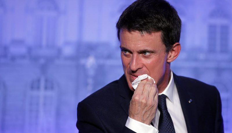 بالفيديو.. شاب يصفع رئيس الحكومة الفرنسي السابق والمرشح للرئاسيات مانويل فالس