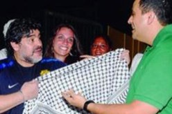 مارادونا يوافق على زيارة فلسطين ويؤكد تضامنه مع شعبها