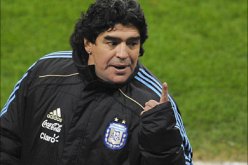 الاتحاد الارجنتيني يحاول إقناع مارادونا بالبقاء في منصبه