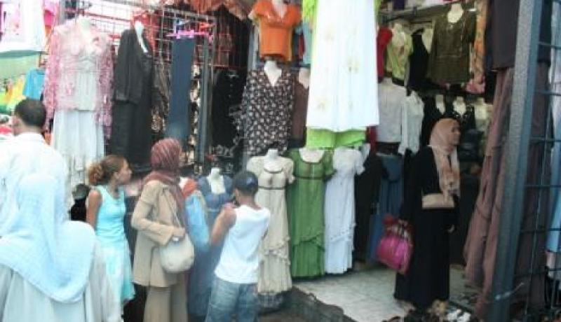 أجواء استثنائية تشهدها محلات وأسواق بيع الألبسة تحسبا للعيد
