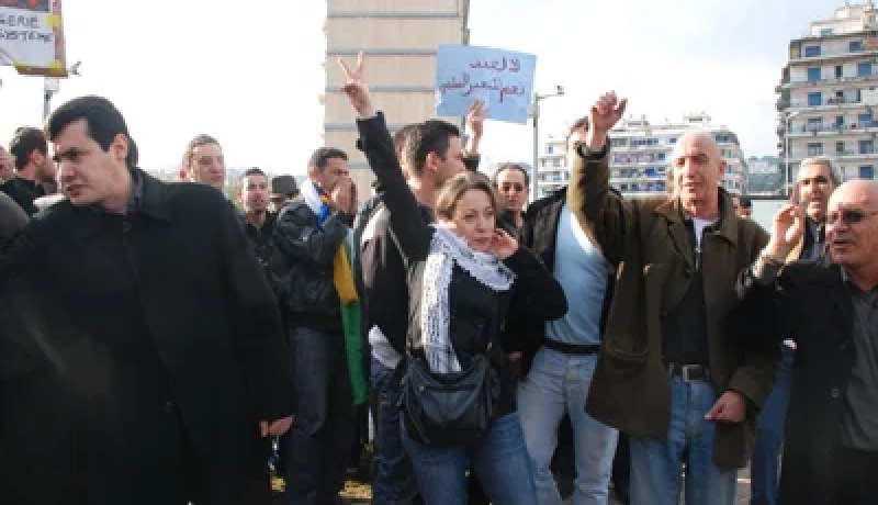 حتى متقاعدو الجيش حضروا‮  ‬