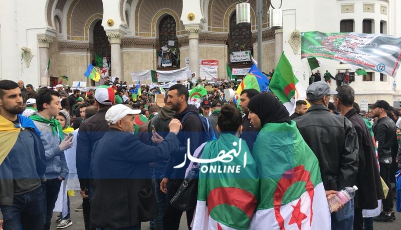 بالصور..  بداية توافد المتظاهرين في أول جمعة عقب رحيل بوتفليقة