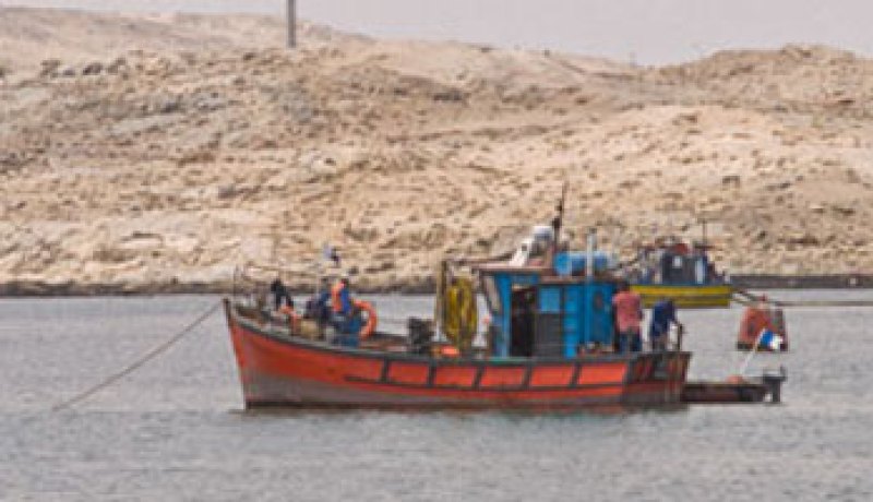 السلطات الإيطالية توقف مركب صيد مصريًّا يحمل 60 مهاجرًا غير شرعى