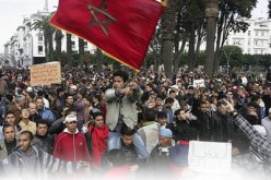 خمسة آلاف شخص يتجمعون في مكان إعتداء مراكش منددين بالإرهاب