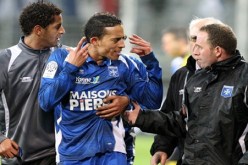 حكم فرنسي‮ ‬يطرد لاعبا مغربيا ويستعمل عبارات عنصرية مسيئة للعرب