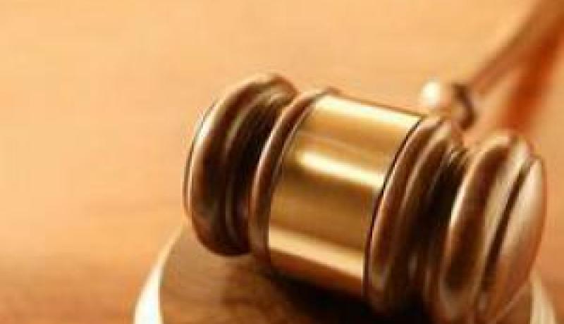 شرطي متابع بالسياقة في حالة سكر والاعتداء بسلاح ناري بسبب شابات