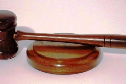 شاب‮ ‬يطعن صهره بقضيب حديدي‮ ‬قرب مسجد بالوادي