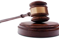 عون حماية مدنية‮ ‬يعتدي‮ ‬على متّهمة داخل محكمة مروانة بباتنة