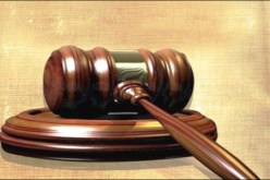 امرأة متهمة برشق جارتها بالحجارة وضرب زوجها بقارورة في‮ ‬العاصمة