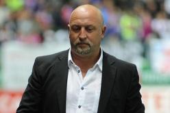 فرانك دوما يحط الرحال بالجزائر ويحضر تدريبات الكناري