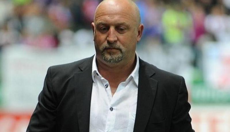 فرانك دوما يحط الرحال بالجزائر ويحضر تدريبات الكناري