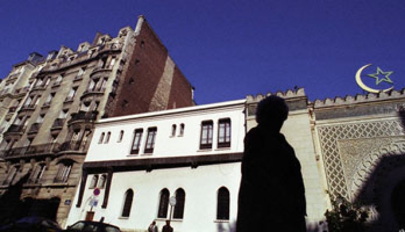 توجيه تهديدات بالقتل إلى إمام مسجد ليون