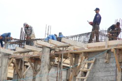 انسداد فرص العمل ببعض الولايات يضطر الكثيرين إلى الحرڤة داخل الوطن:”الزوافرة”.. وصف ارتبط برجال أنهكتهم مشقة السفر والبحث عن العمل