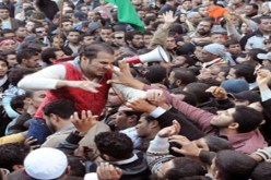 اصابة 43 شخصا في  اشتباكات امام مقر البرلمان المصري بالقاهرة