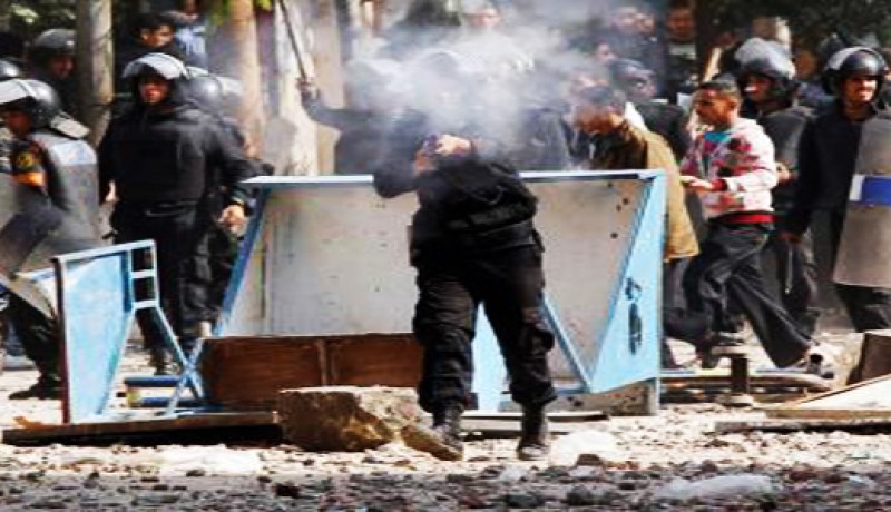 2532 جريح إثر الاشتباكات بين المتظاهرين وقوات الامن فى مصر