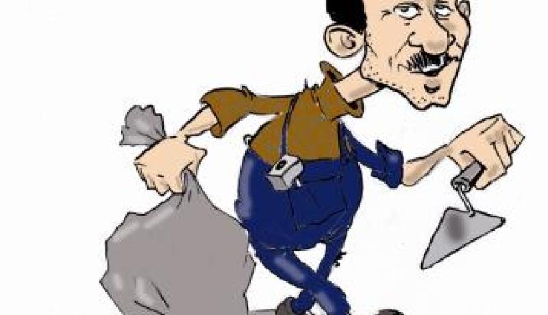بنّاء يضرب صاحب العمل بعصا خشبية