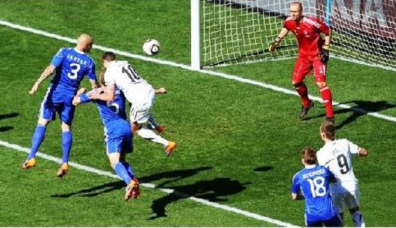 مونديال 2010: نيوزيلندا تباغت سلوفاكيا في الوقت الضائع
