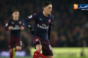 مسعود أوزيل يغيب لمدة طويلة عن الميادين بسبب إصابة علة مستوى الركبة