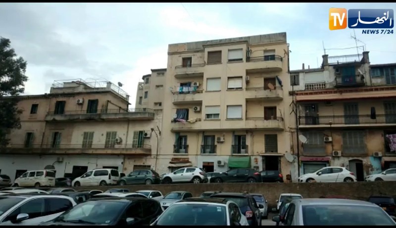 سكيكدة: شاهد تقلب الجو وبداية هبوب رياح قوية بعاصمة الولاية