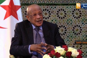 عبد القادر زوخ: المقاولين هم من يتحملون مسؤولية تسليم سكنات بعيوب ونحن من نتابعهم قضائيا