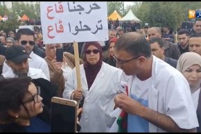 قسنطينة: الأطباء في مسيرة سلمية دعما للحراك الشعبي