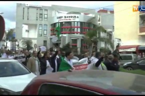 سكيكدة: الأطباء في مسيرة سلمية رفضا لتأجيل الإنتخابات والتمديد