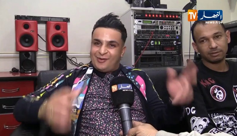 الروبوتيك.. آلة صغيرة بصوت بديل للفنان