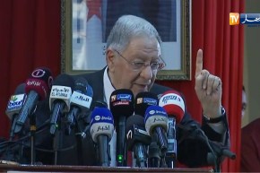 ولد عباس: الافلان منذ 62 لم يخلق ازمة في البرلمان