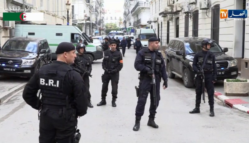 رشيد لوراري: “المتهمين لهم دعم داخل وخارج الوطن..وهم من نهبوا آلاف المليارات من الخزينة”