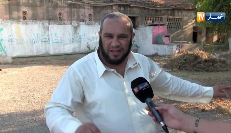 عين تموشنت/ أخطار تواجه التلاميذ بمدرسة الوايبة..وحافلة الرعب لنقلهم