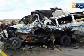 مص.رع 6 أشخاص في حادث إصطدام حافلة بشاحنة ذات مقطورة ببرج بوعريريج