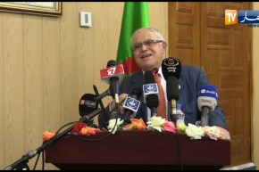 وزير الطاقة خلال لقائه بالمجتمع المدني بتلمسان: الدستور سيفتح الباب لتغيير الجزائر بصفة عميقة