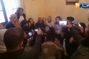 مجموعة من الفنانين بالعاصمة في زيارة للممثل الفكاهي “حزيم”