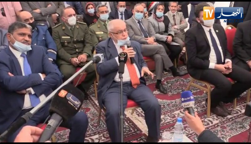 وزير الطاقة من تلمسان: مناطق الظل أولية في التزويد بالغاز والكهرباء