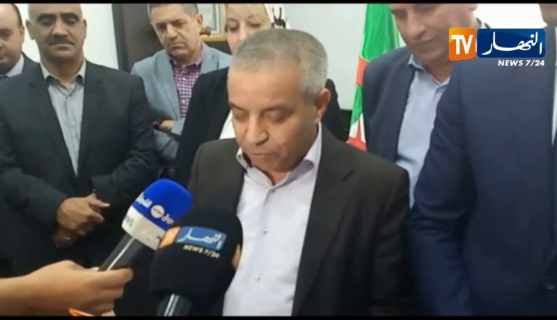 برلمان/ أعضاء مكتب المجموعة البرلمانية للأفلان يعلقون كل نشاطات الهياكل للحزب