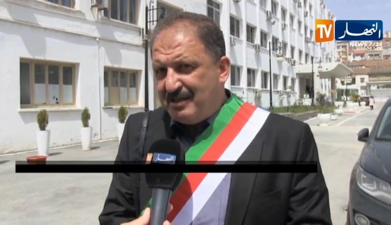 بجاية: وقفة إحتجاجية للمنتخبين ردا على تصريح وزير الإتصال حول مساءلة الشرعية