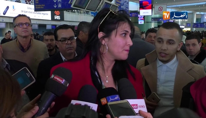 إمرأة تحرج المكلفة بالاعلام للجوية الجزائرية