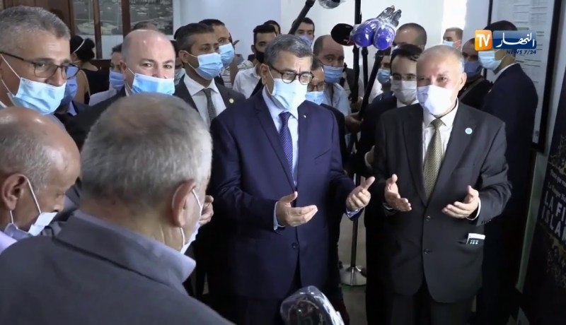 جراد يطلب من إمام الدعاء بمناسبة إعطاء إشارة انطلاق نشاط الصيرفة الإسلامية