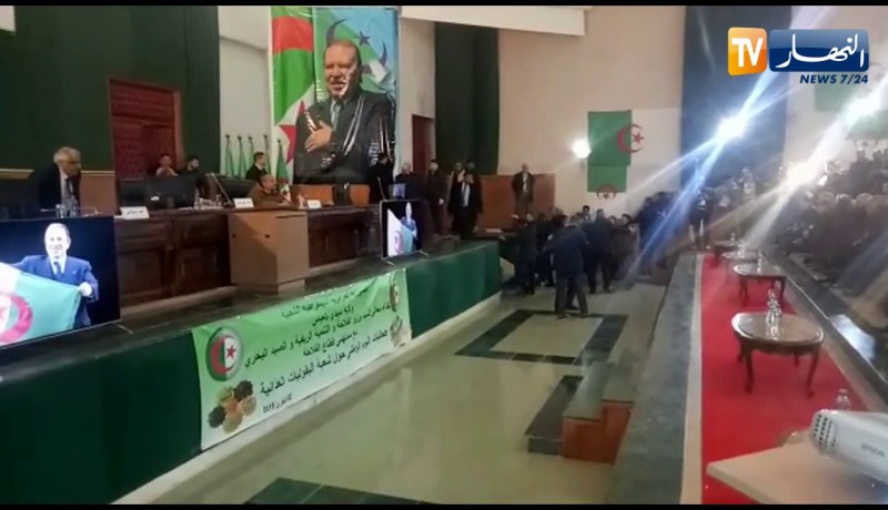 طرد مواطنين من تلمسان أرادوا مقابلة الوزير بوعزقي