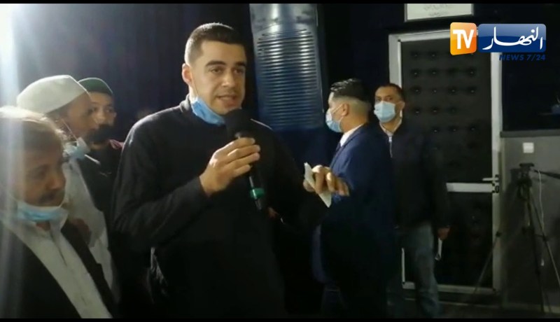 شاهد ..فلاح و حاصل على شهادة ماستر يشكي لوزير الفلاحة من مشكل البيروقراطية بسيدي بلعباس