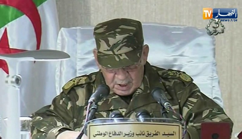 قايد صالح: “وعي الشعب الجزائري أذهل العالم.. الجزائر تبقى دائما فوق كل التحديات”